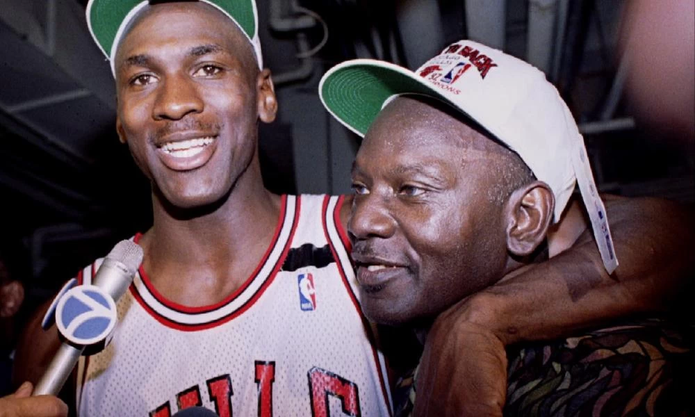 Η μυστηριώδης δολοφονία του πατέρα του Μάικλ Τζόρνταν και η απόσυρση από το NBA